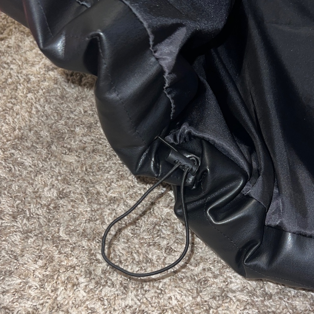 SHEIN Black Puffer Vest - Picture 5 of 11